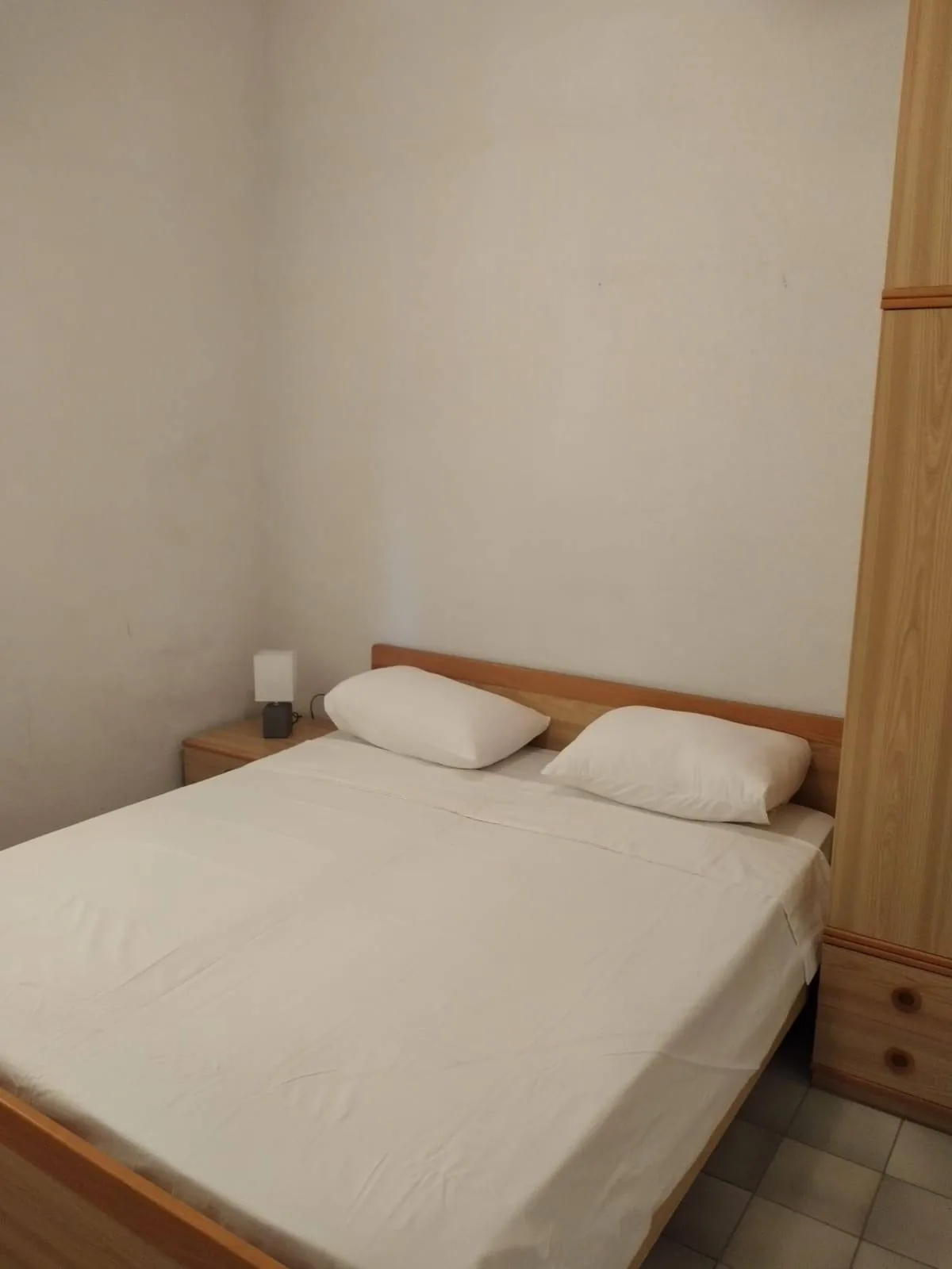 Bedroom with a double bed